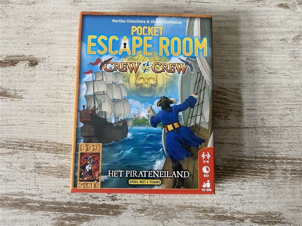 Escape room pocket crew vs crew [s328], Hobby en Vrije tijd, Gezelschapsspellen | Bordspellen, Verzenden, Zo goed als nieuw