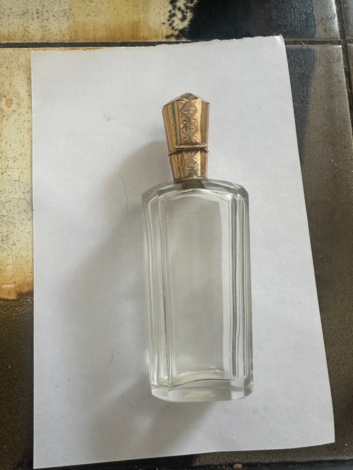 Antiek goud parfumflesje 1853, Verzamelen, Ophalen of Verzenden, Gebruikt, Parfumfles