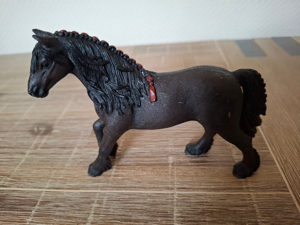 Schleich 13749 -1 Friese merrie paard, Ophalen of Verzenden, Gebruikt