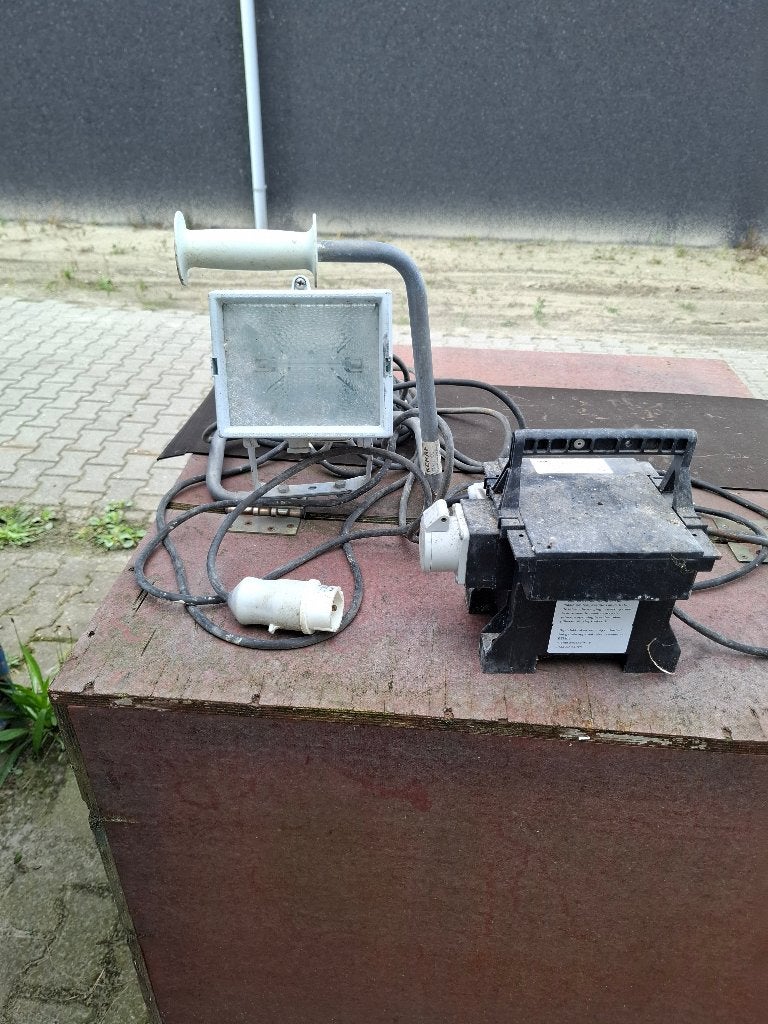 Bouwlamp met veiligheidstrafo, Ophalen, Gebruikt, 500 watt of meer, Lamp
