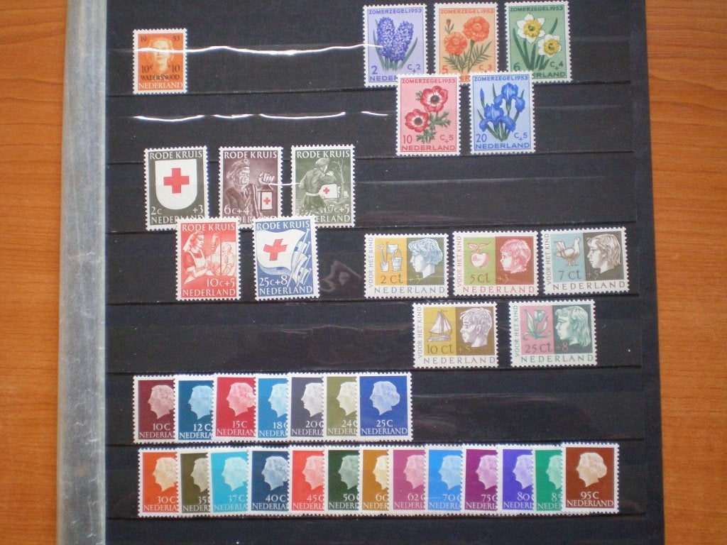 jaargang ( ook per serie) 1953 Postfris ( V 607)..€ 5,-, Postzegels en Munten, Postzegels | Nederland, Ophalen of Verzenden