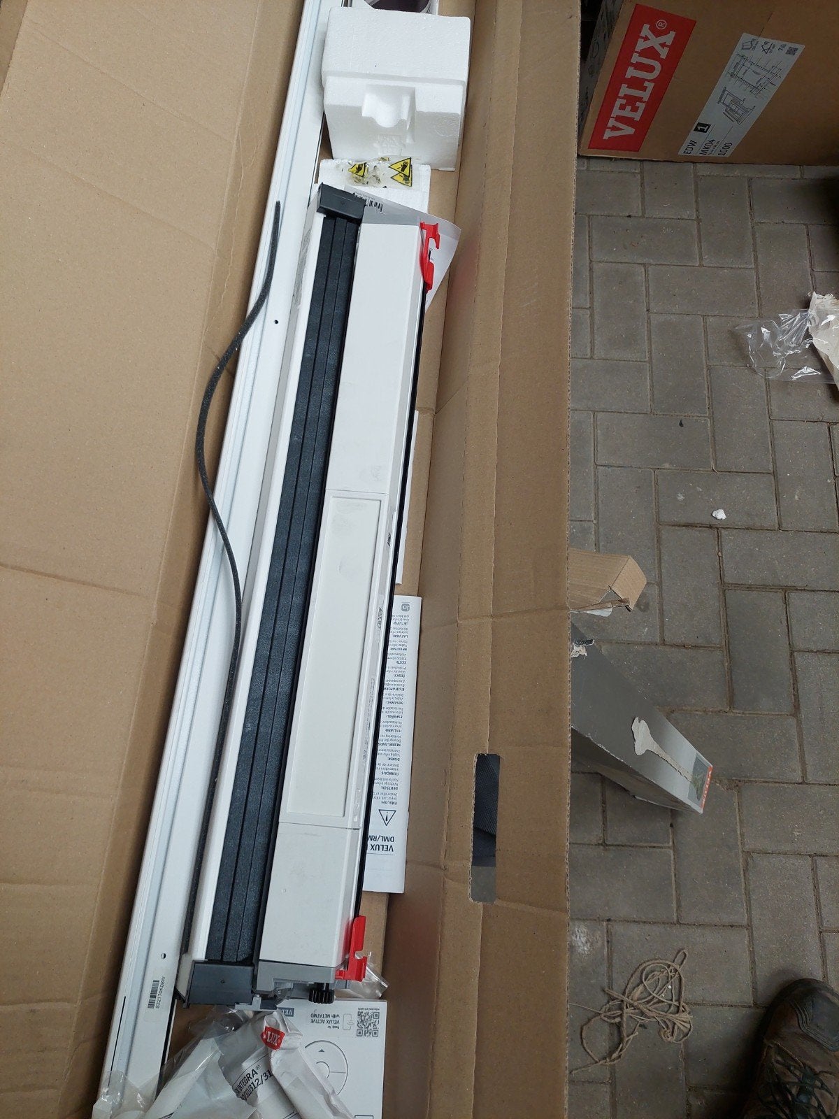 nieuw elektrisch rolgordijn voor veluk mk08 78x140 cmdakraam, Ophalen, Nieuw, Binnendeur, Minder dan 200 cm