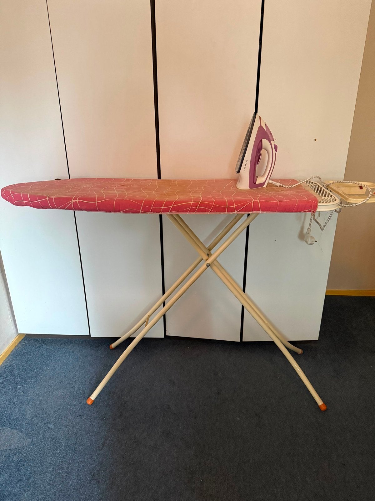 Strijkplank met Strijkijzer - Gebruikt, Witgoed en Apparatuur, Strijkijzers en Strijkplanken, Ophalen, Gebruikt, Strijkijzer met snoer