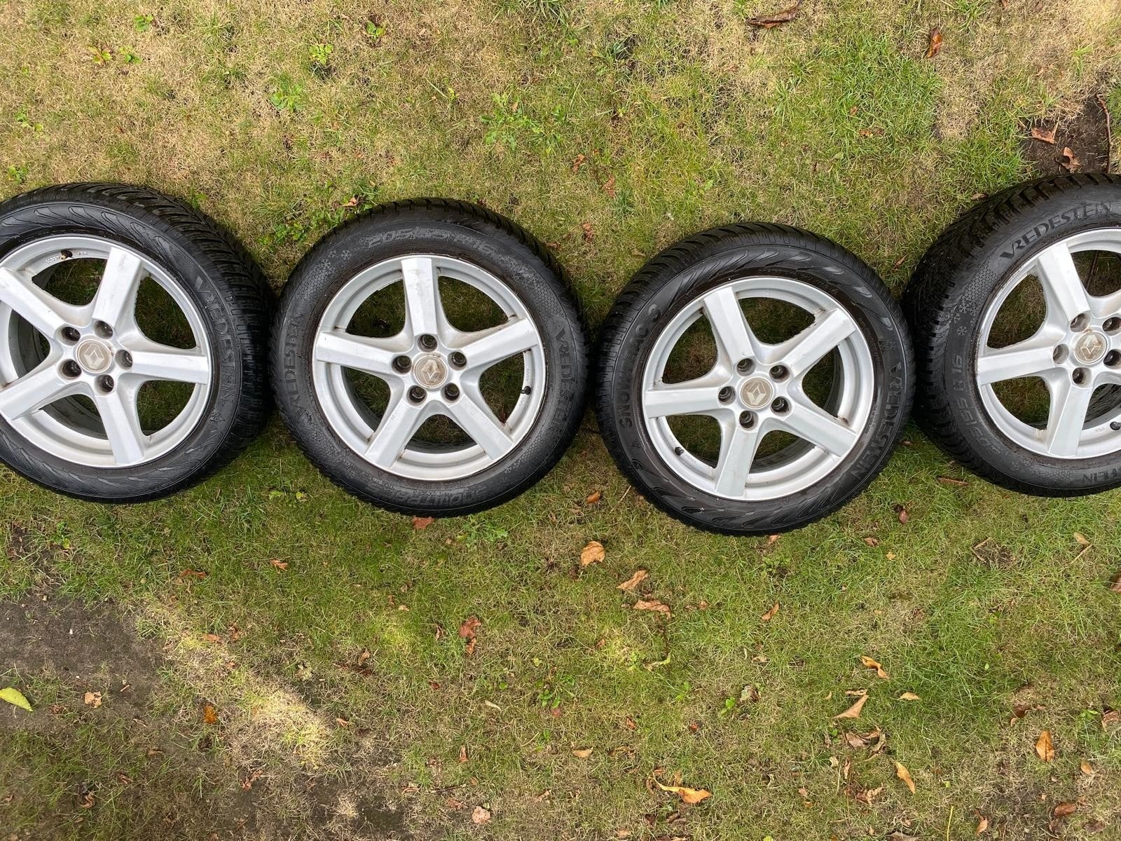 Vredestein Snowtrac 3 winterbanden 205/55 R16 op originele R, Ophalen