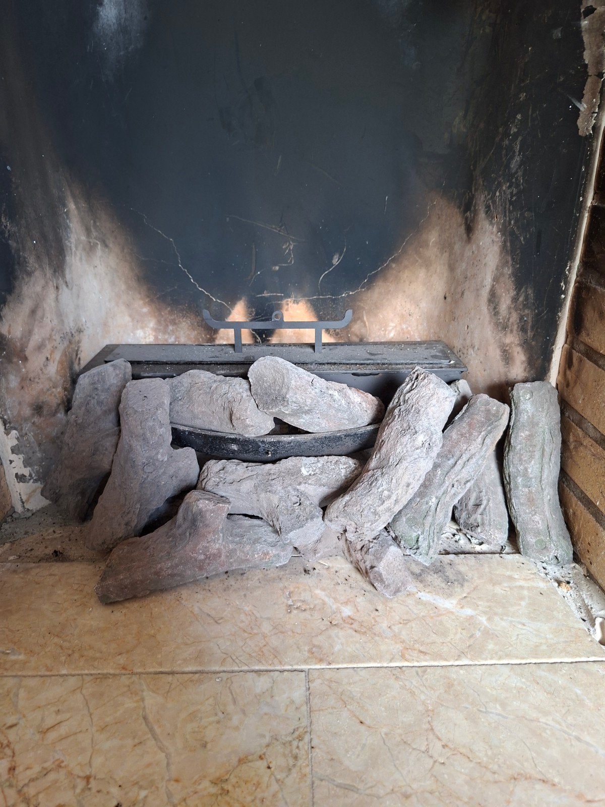 Keramische houtblokken voor gashaard - set, Huis en Inrichting, Haarden, Ophalen of Verzenden, Gebruikt, Inbouwhaard, Gashaard
