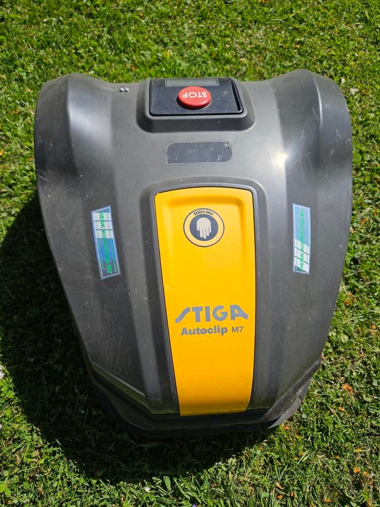 Stiga Autoclip M7 Robotmaaier voor onderdelen, Ophalen, Gebruikt, 20 tot 25 cm, Stiga