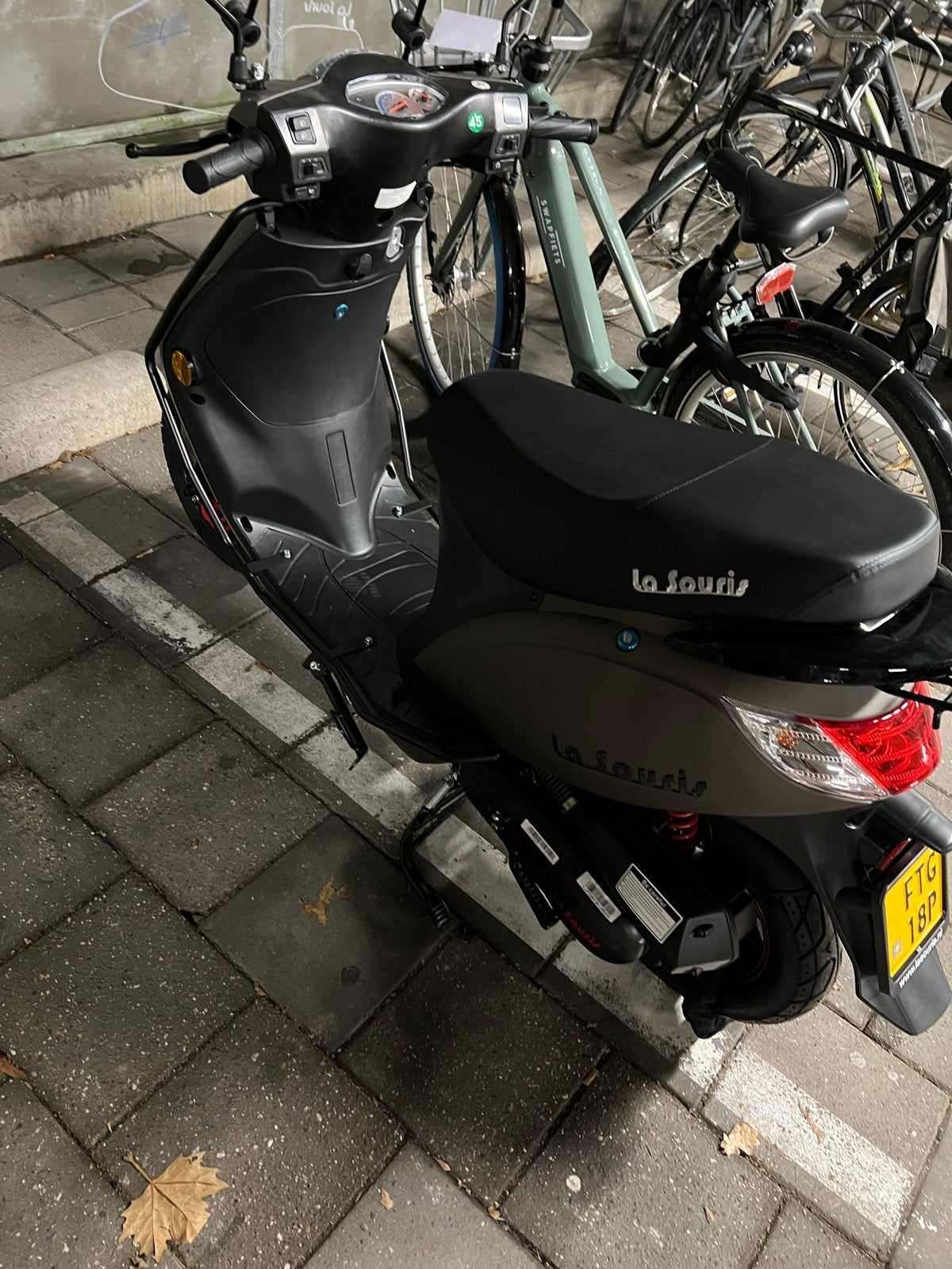 LaSouris City S Scooter met veel extra's en 2 helmen, Gebruikt, Benzine, Ophalen, Overige merken