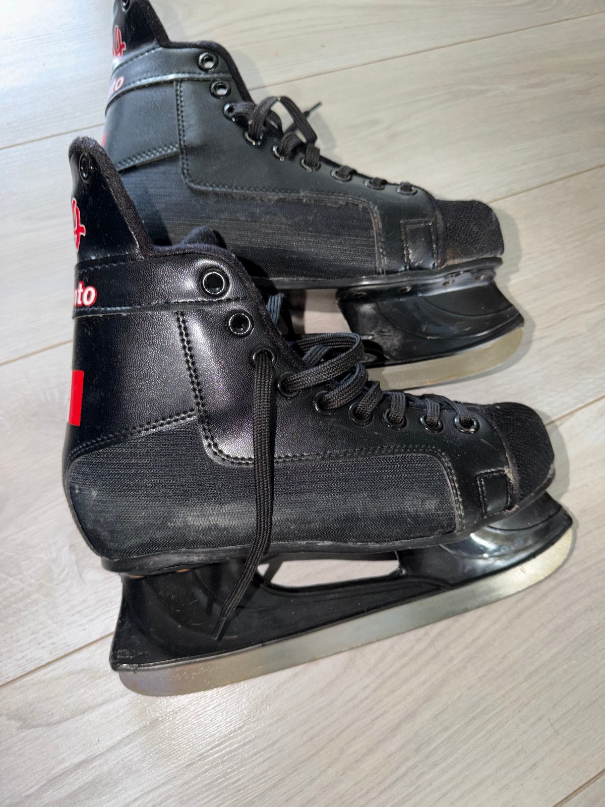 Toronto 504 IJshockeyschaatsen - Maat 39 zgan, Sport en Fitness, Overige merken, Ophalen of Verzenden, Zo goed als nieuw, IJshockeyschaatsen