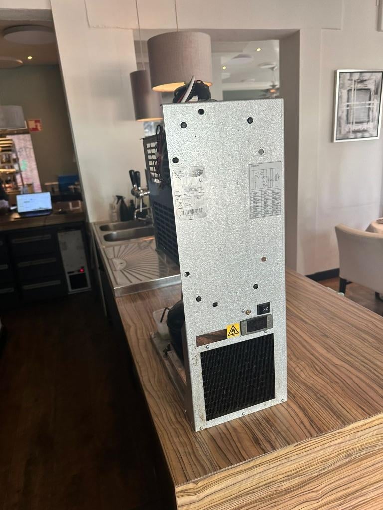 Serrco Machine unit Rechts R290 (kapot), Witgoed en Apparatuur, Koelkasten en IJskasten, Zonder vriesvak, Minder dan 45 cm, Minder dan 75 liter