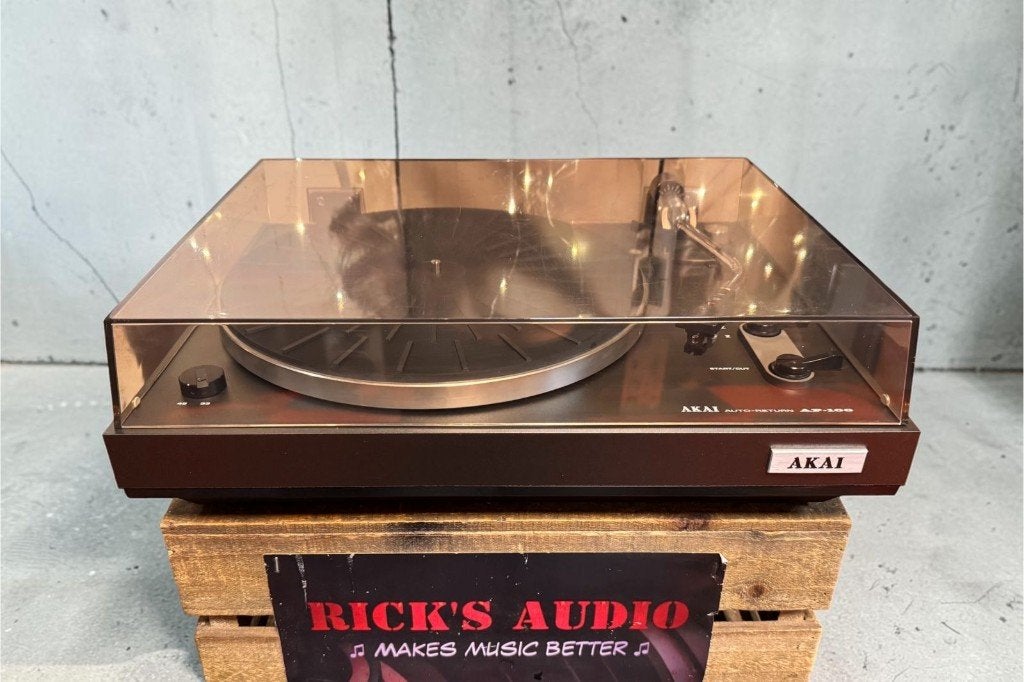 Akai AP-100 – 70's Belt-Drive Platenspeler – Auto Return, Audio, Tv en Foto, Ophalen of Verzenden, Zo goed als nieuw, Info@ricks-audio.com