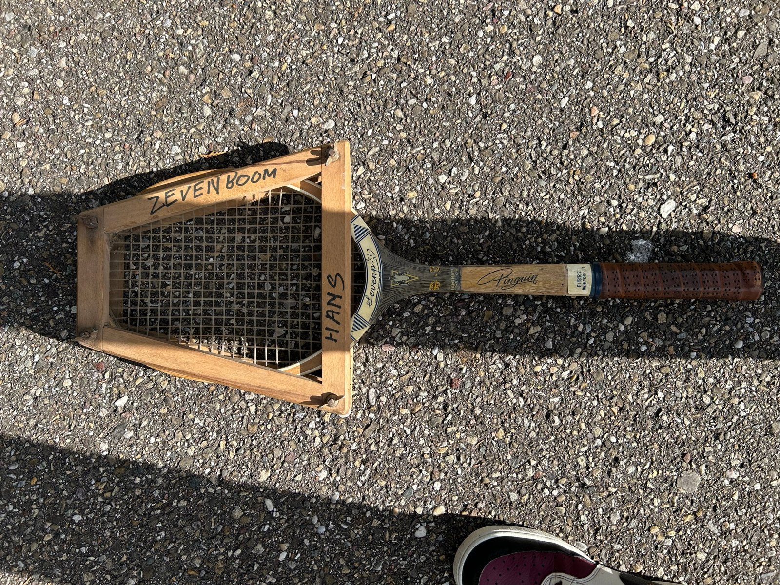 Vintage Pinguin Tennisracket met Houten Pers - Decoratie, Sport en Fitness, Ophalen of Verzenden, Gebruikt, Racket, Overige merken