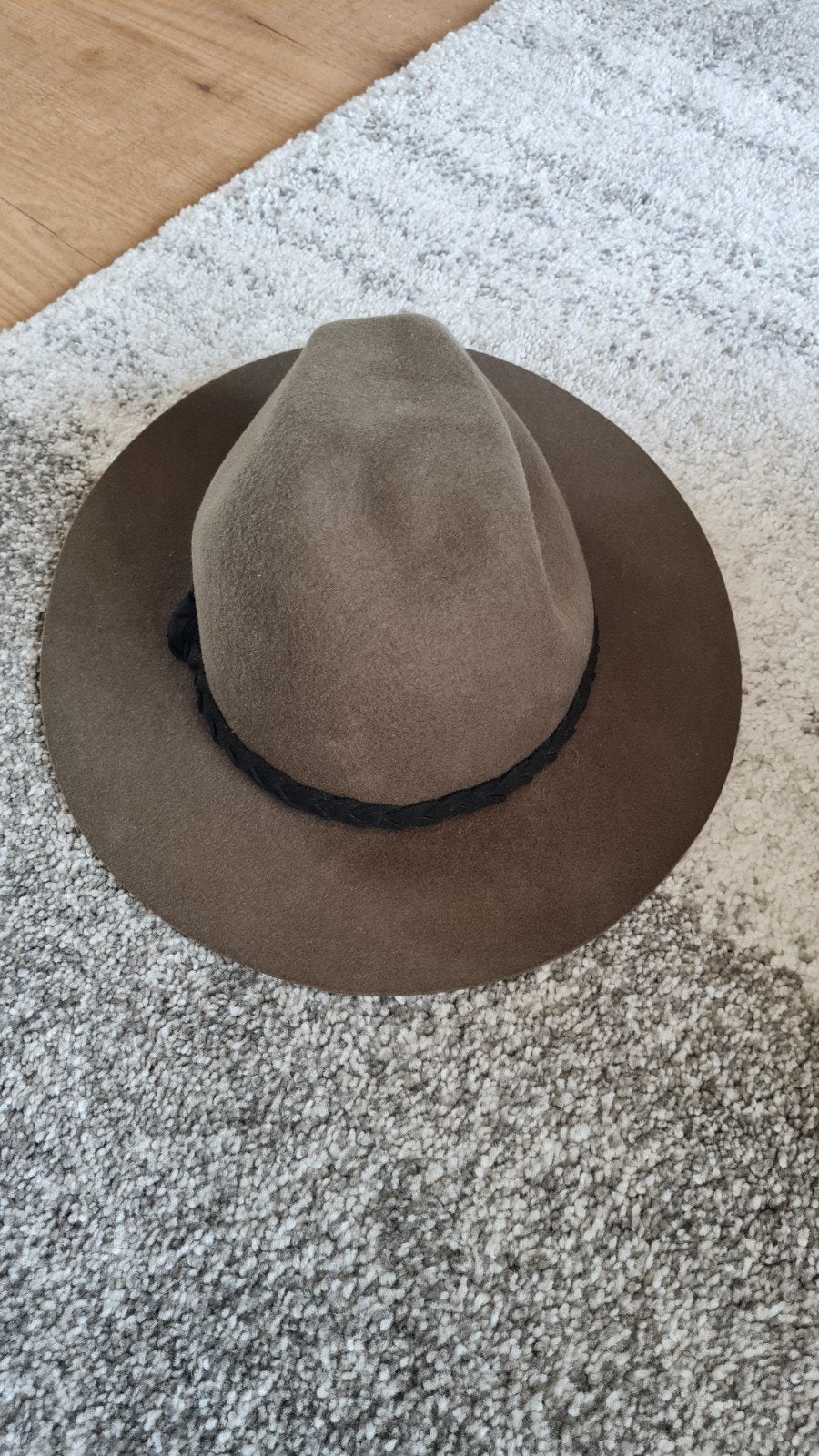 Stijlvolle H&M hoed in bruin/taupe, Kleding | Dames, Ophalen, H&M, Hoed, One size fits all