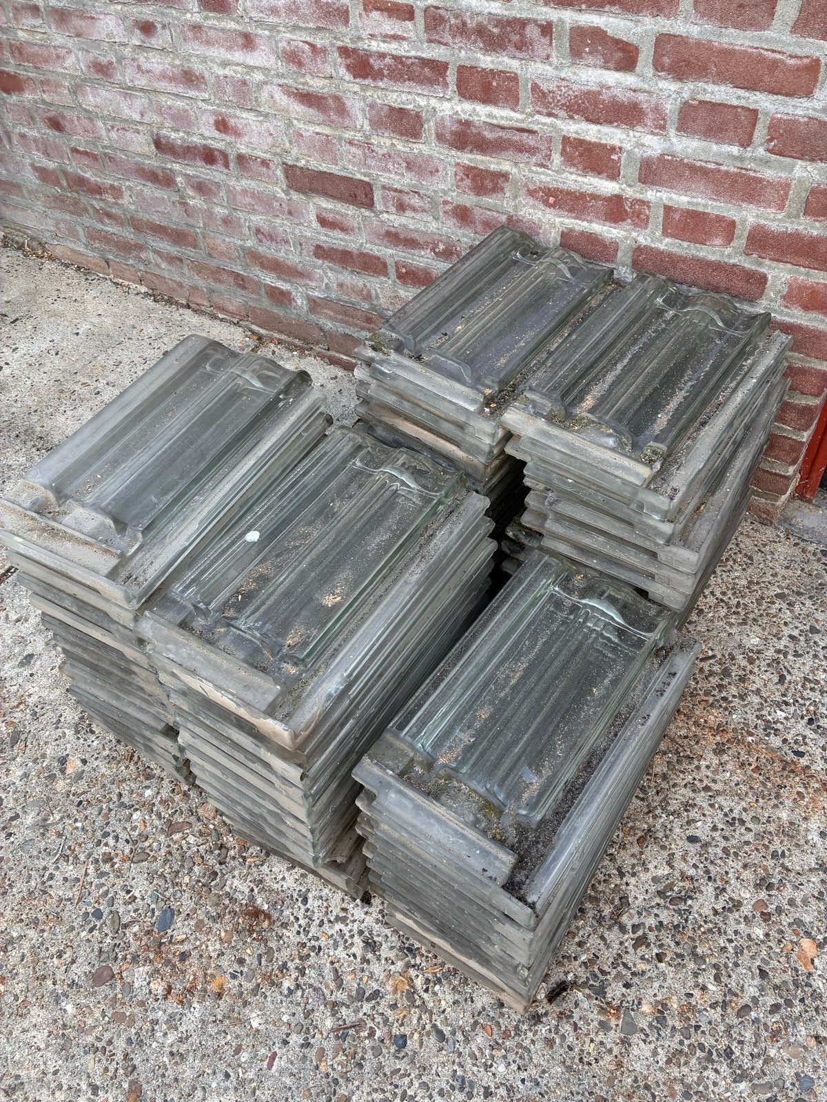 Gebruikte glazen dakpannen +/- 70 stuks, Ophalen, Overige materialen, Overige kleuren, Dakpannen