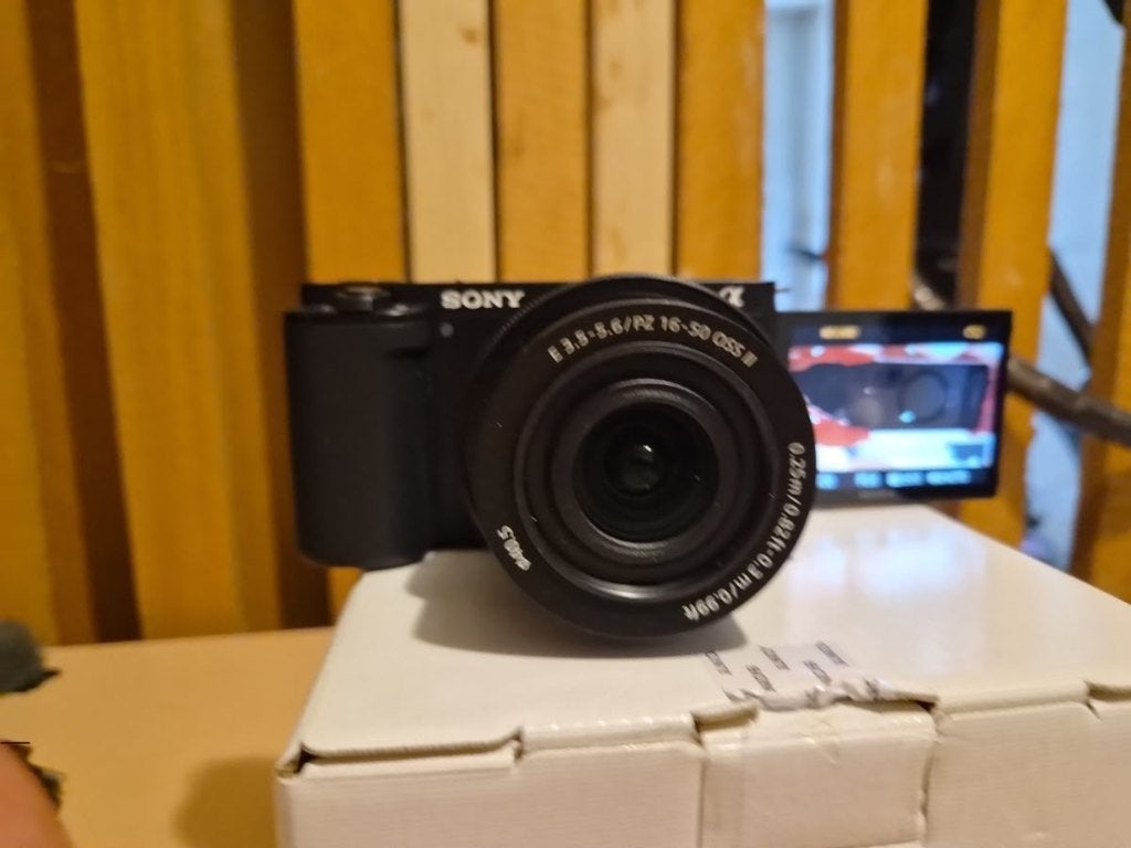 Sony Alpha ZV-E10 + 16-50mm OSS lens – 4K vlogcamera, Audio, Tv en Foto, Ophalen, Bluetooth, Zo goed als nieuw, 24 megapixels