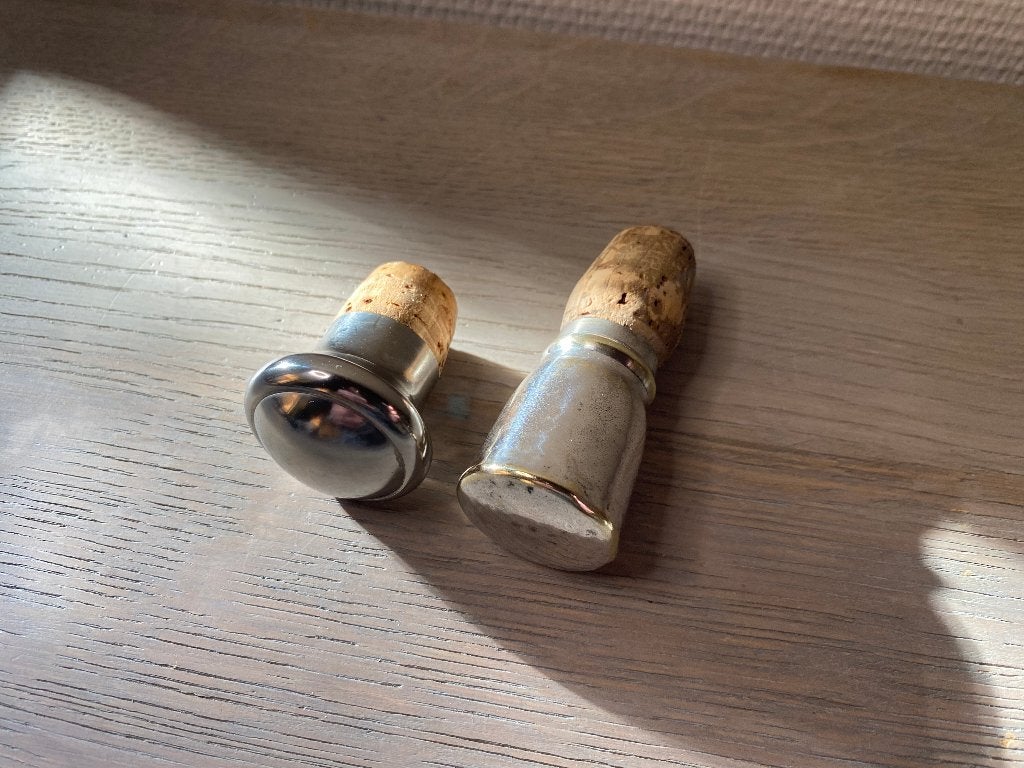 Set van 2 vintage flessenstoppen / wijnstoppen – Jaren 30/50, Ophalen of Verzenden