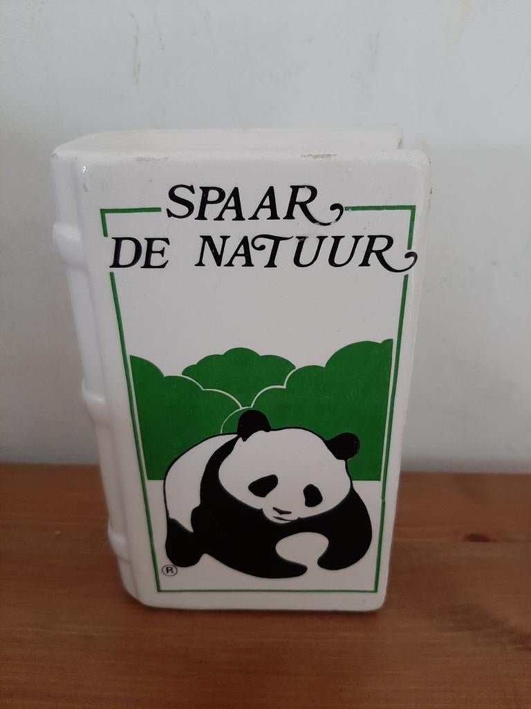 Boek spaarpot wwf spaar de natuur, Verzamelen, Spaarpotten, Ophalen of Verzenden, Zo goed als nieuw, Steen, Aardewerk of Keramiek