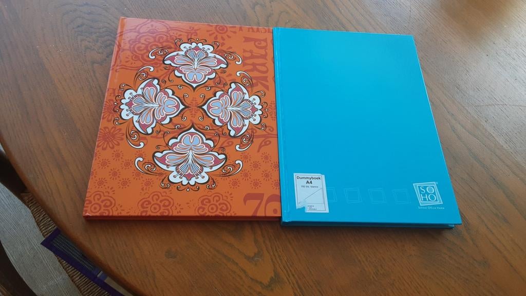 2, A 4 schriften met lijntjes dikke kaft., Diversen, Schoolbenodigdheden, Ophalen of Verzenden, Nieuw