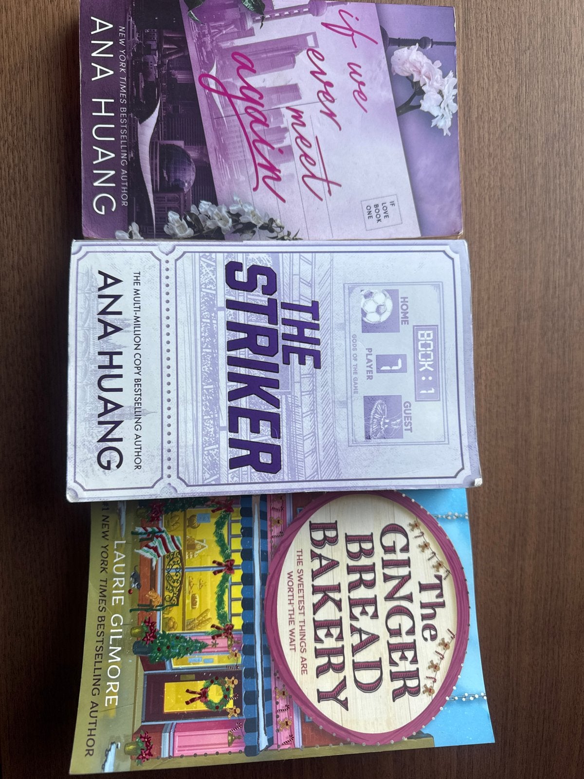Engelse boeken: Ana Huang (2x) & Laurie Gilmore, Ophalen, Gelezen, Amerika