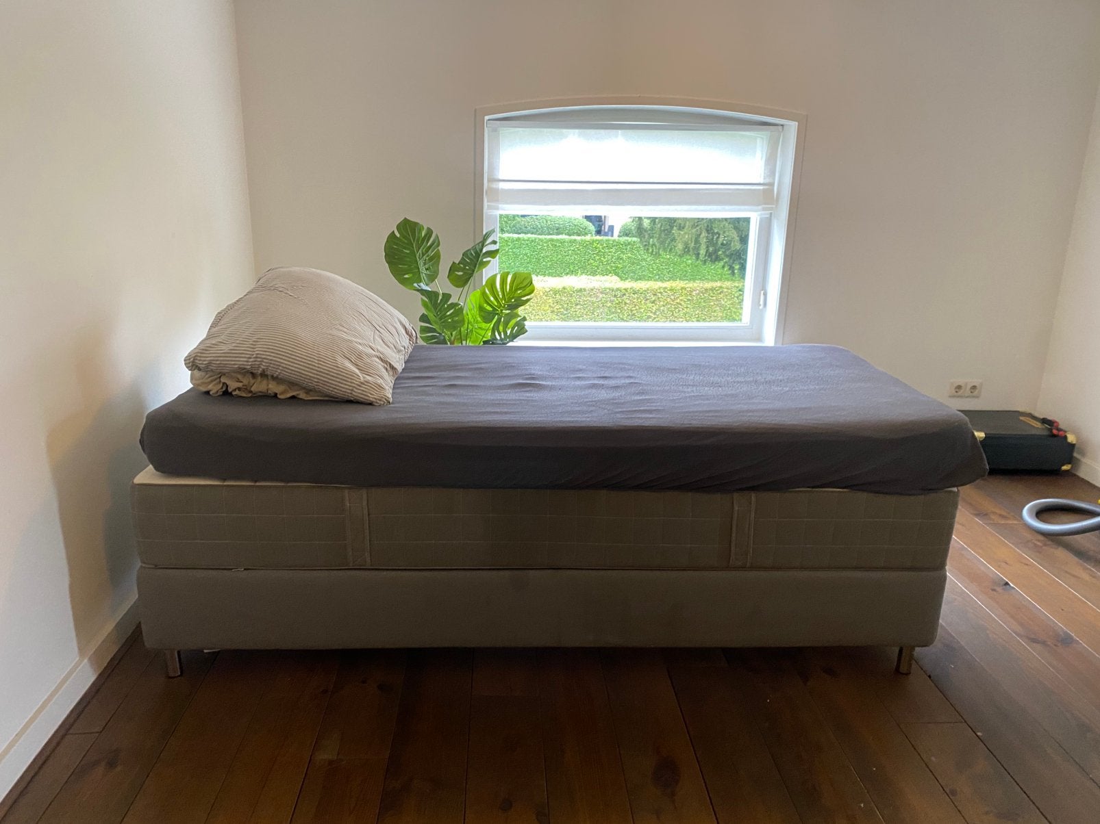 Gratis eenpersoons boxspring grijs, Ophalen, Gebruikt, Eenpersoons, Grijs