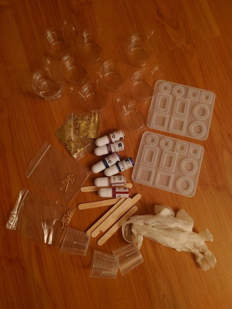Epoxy sieradenset: mallen, toebehoren (zonder epoxy), Ophalen of Verzenden, Nieuw, Bedel
