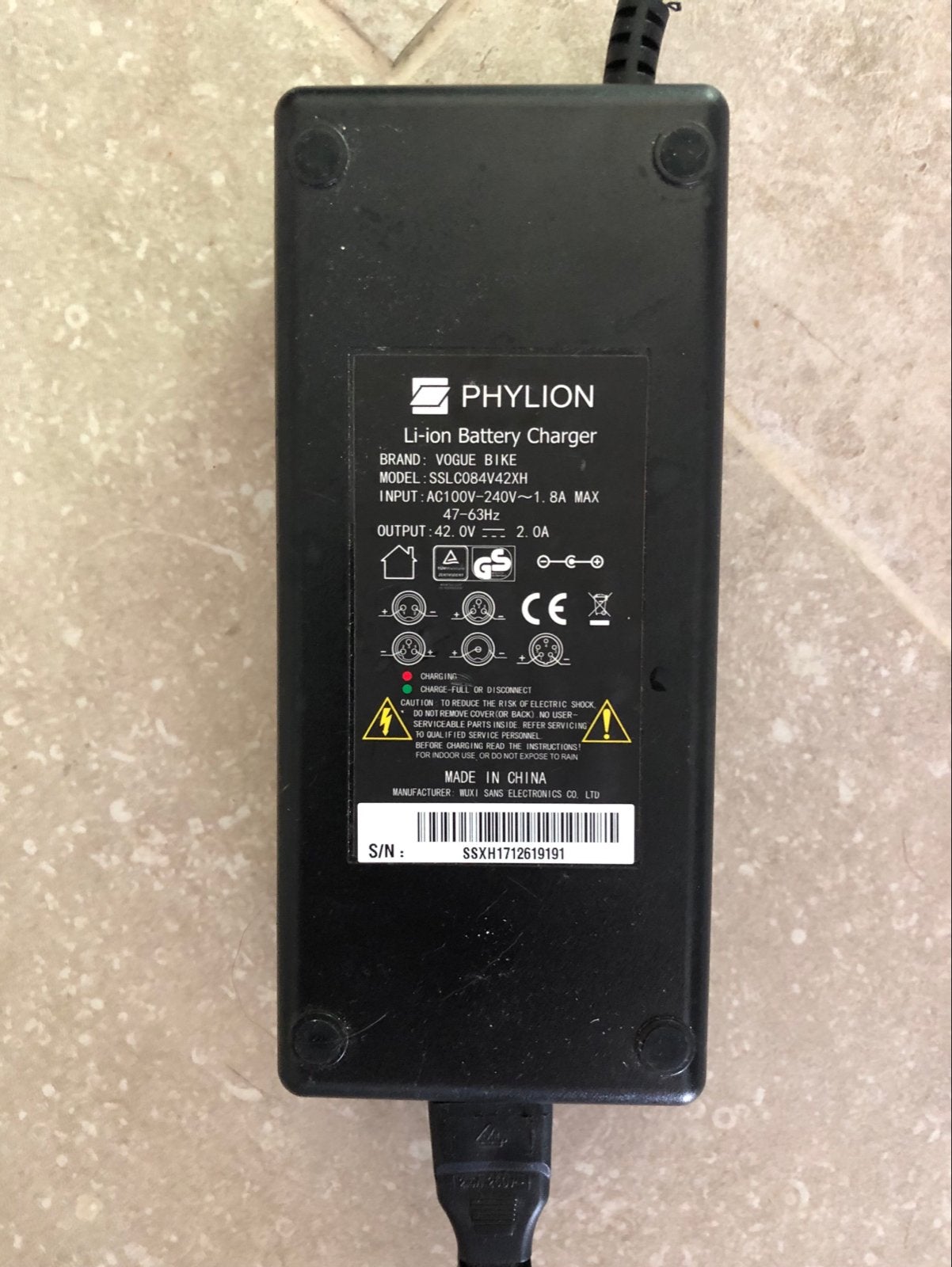 Phylion Li-ion Acculader 42V 2.0A voor diverse e-bikes, Fietsen en Brommers, Fietsaccessoires | Fietsaccu's, Ophalen of Verzenden