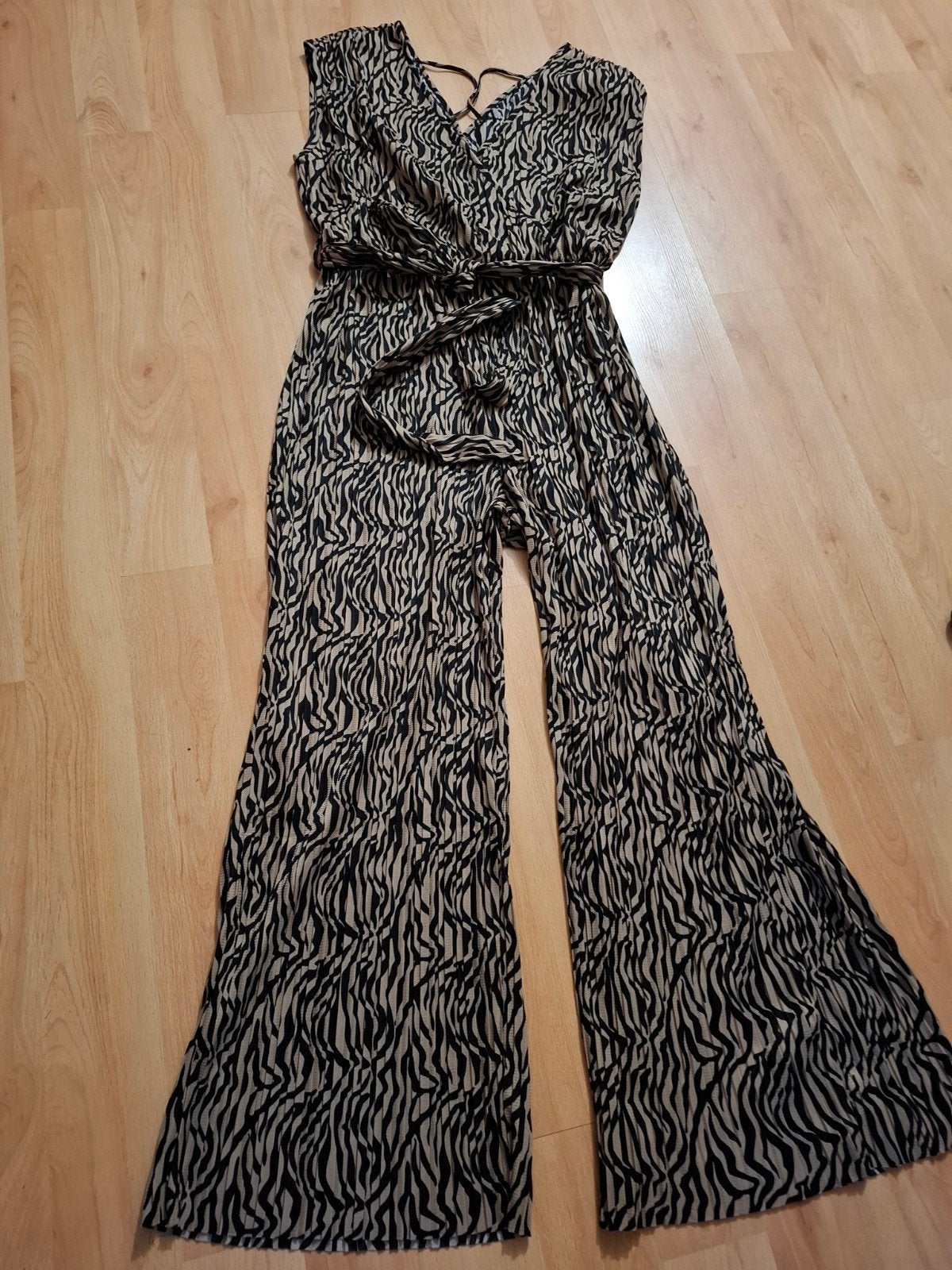 Stijlvolle Zebraprint Jumpsuit met Wijde Pijpen, Kleding | Dames, Jumpsuits, Overige kleuren, Maat 46/48 (XL) of groter, Zo goed als nieuw
