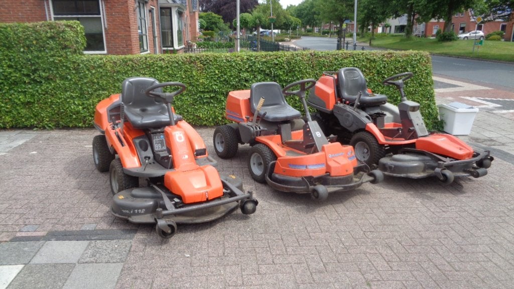 wegens inruil  3x husqvarna frontmaaier  liefst 1 koop