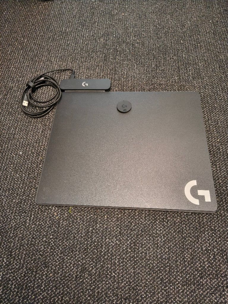 Logitech Powerplay Draadloze Oplaad Muismat, Computers en Software, Muismatten, Ophalen of Verzenden, Gaming muismat, Zo goed als nieuw