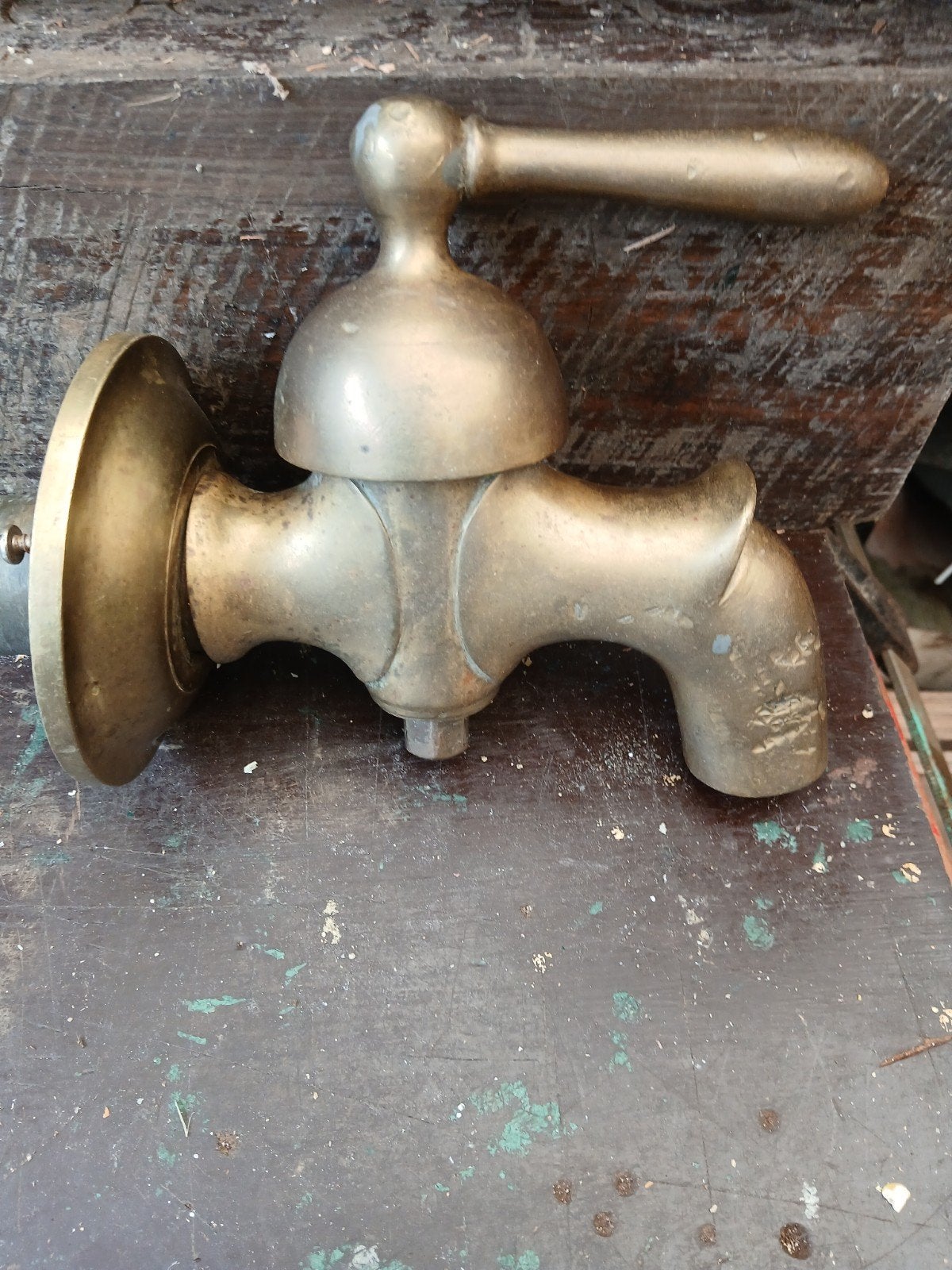 Grote bronzen kraan., Ophalen