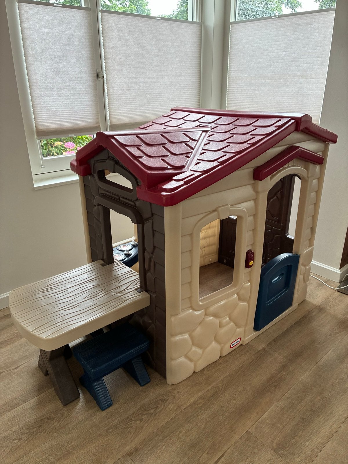 Little Tikes Speelhuisje met Keuken en Picknicktafel, Kinderen en Baby's, Ophalen, Zo goed als nieuw, Kunststof