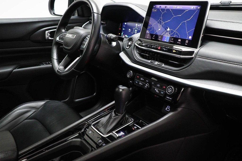 Jeep Compass 4xe 240 Plug-in Hybrid Electric S | WRAP ZWART, Automaat, 4 cilinders, Met garantie (alle), Bedrijf