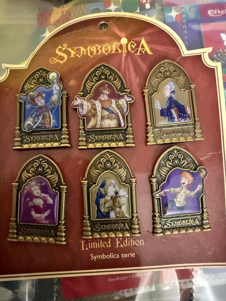 Efteling pin set symbolica limited edition, Ophalen of Verzenden, Zo goed als nieuw, Button of Speldje