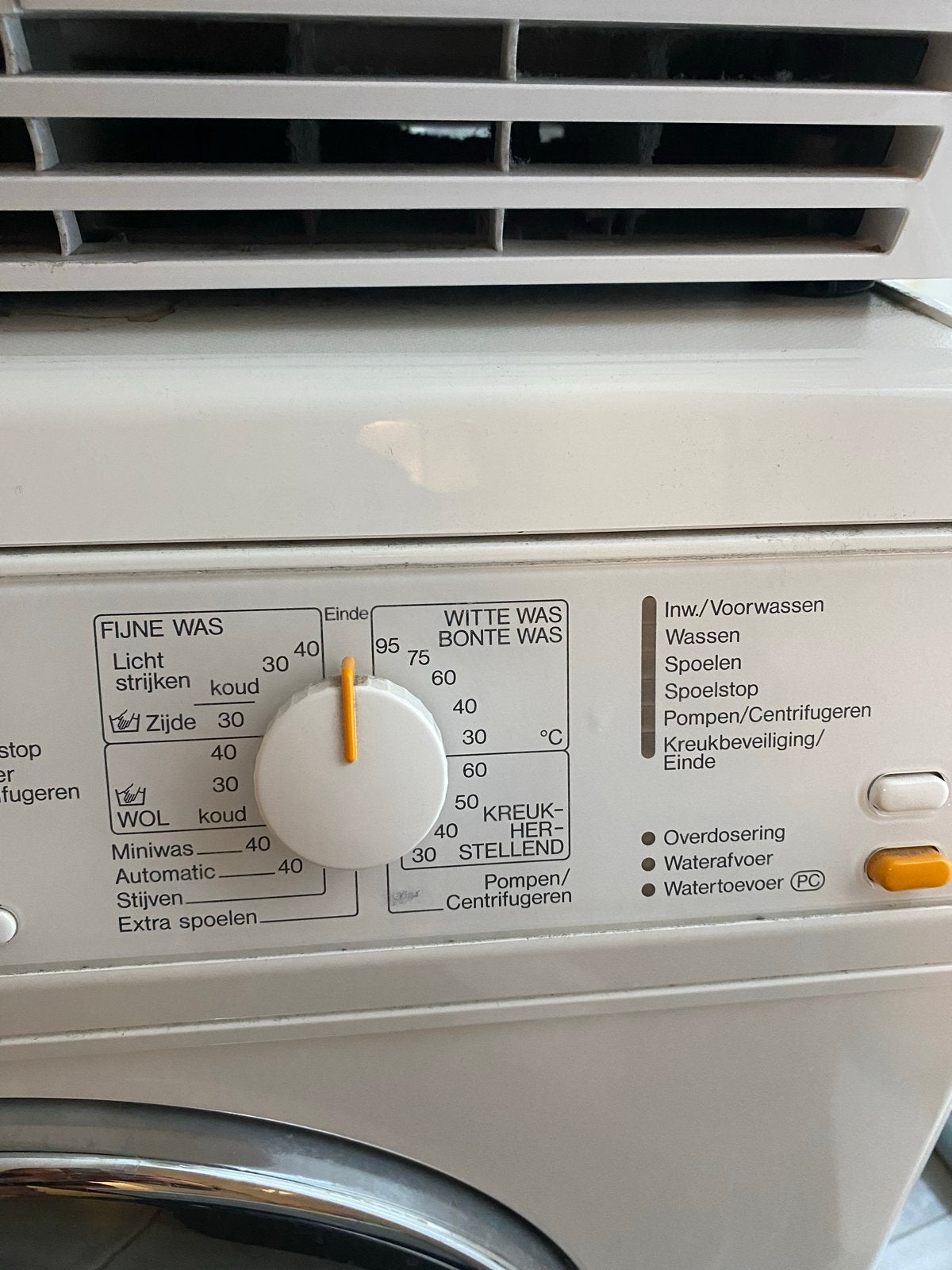 Miele SoftCare System W 2203 Wasmachine - Oudje met karakter, Ophalen, 6 tot 8 kg, Voorlader, Wolwasprogramma
