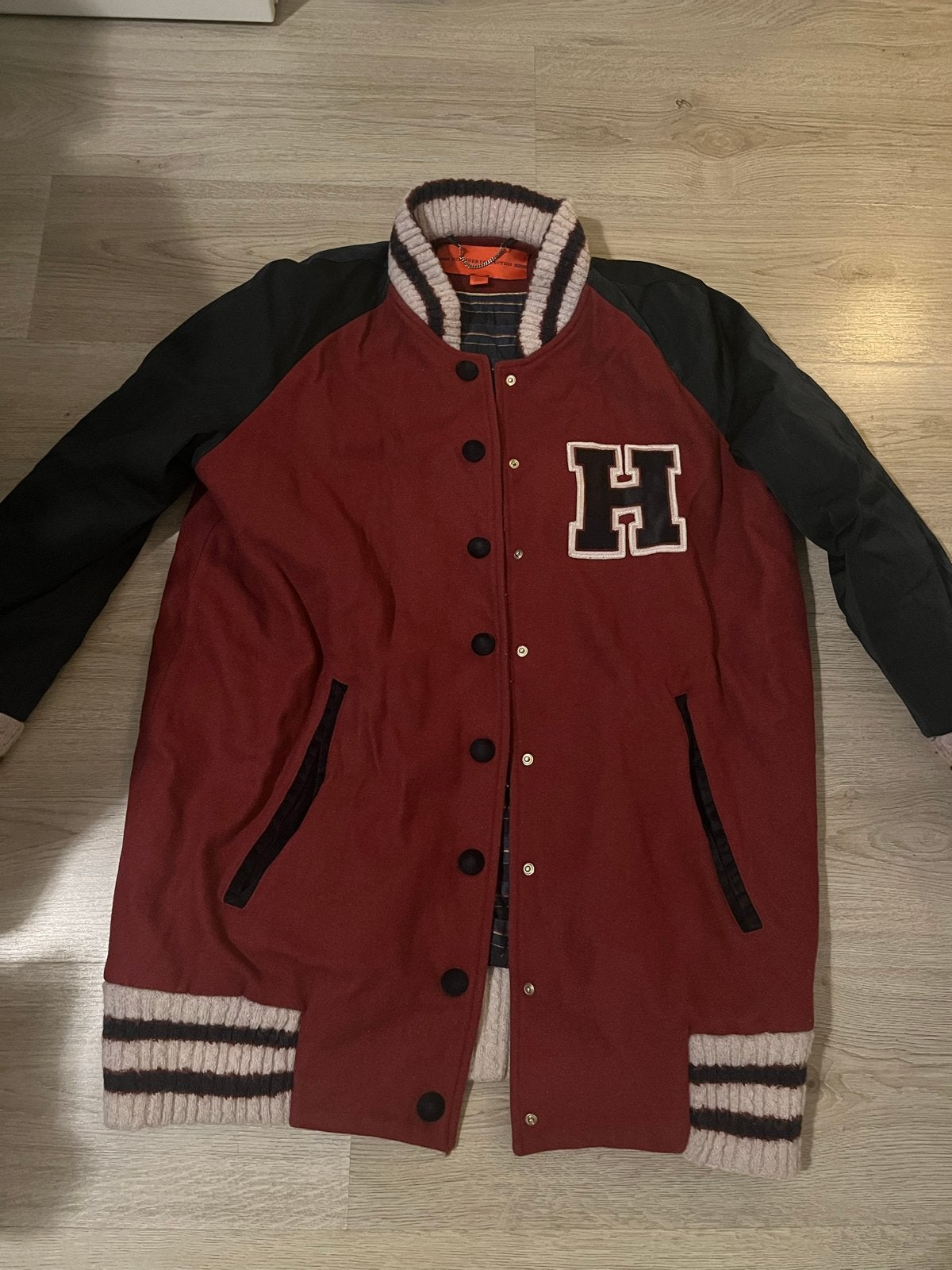 Tommy Hilfiger Collection Varsity Jacket Maat M, Ophalen of Verzenden, Zo goed als nieuw, Maat 38/40 (M), Rood