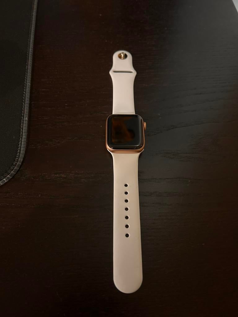 Apple watch SE 40mm, Sieraden, Tassen en Uiterlijk, Smartwatches, Ophalen, Zo goed als nieuw, Roze, IOS