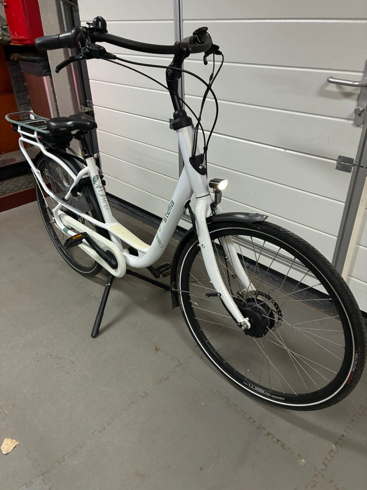 Stella elektrische moederfiets in nette staat!!, Fietsen en Brommers, Fietsen | Dames | Moederfietsen, Ophalen of Verzenden, Zo goed als nieuw
