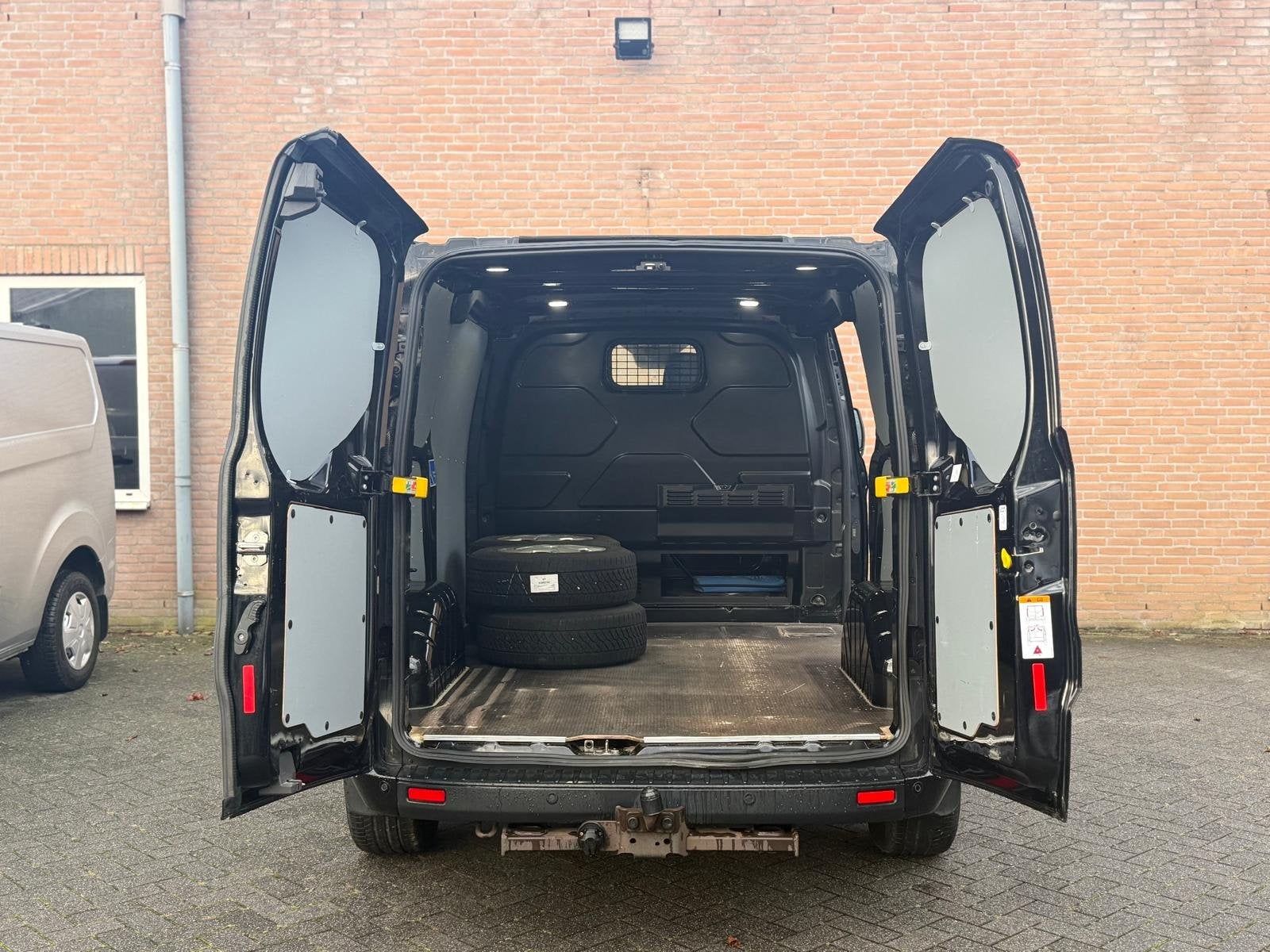 Ford Transit Custom 2.0TDCI 130PK Raptor Edition / Carplay /, Auto's, Voorwielaandrijving, Stof, Met garantie (alle), Zwart