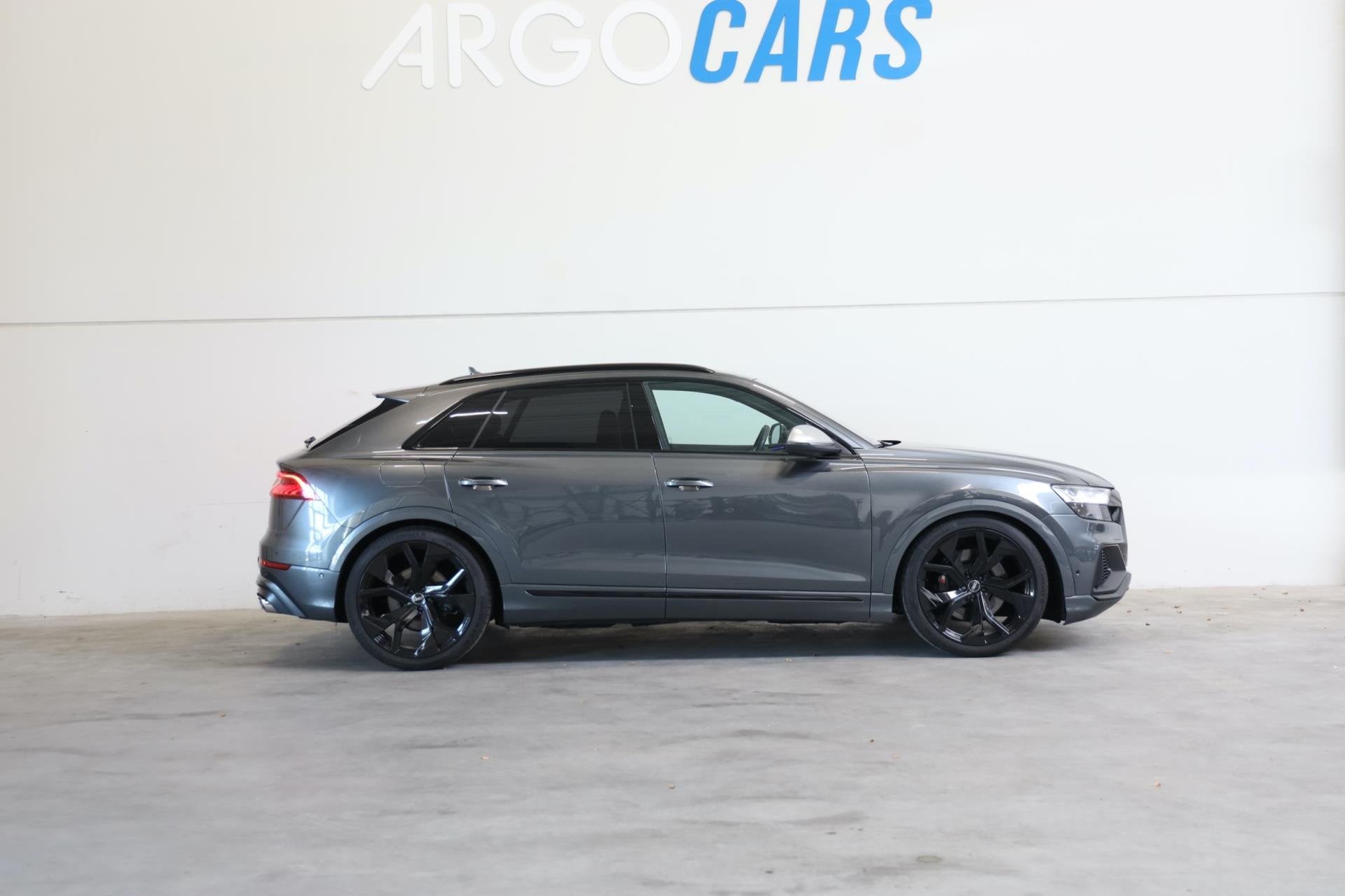 Audi Q8 4.0 TFSI SQ8 QUATTRO MATRIX LED RED LEDER INTERIOR C, Auto's, Audi, Automaat, Gebruikt, 2245 kg, Leder