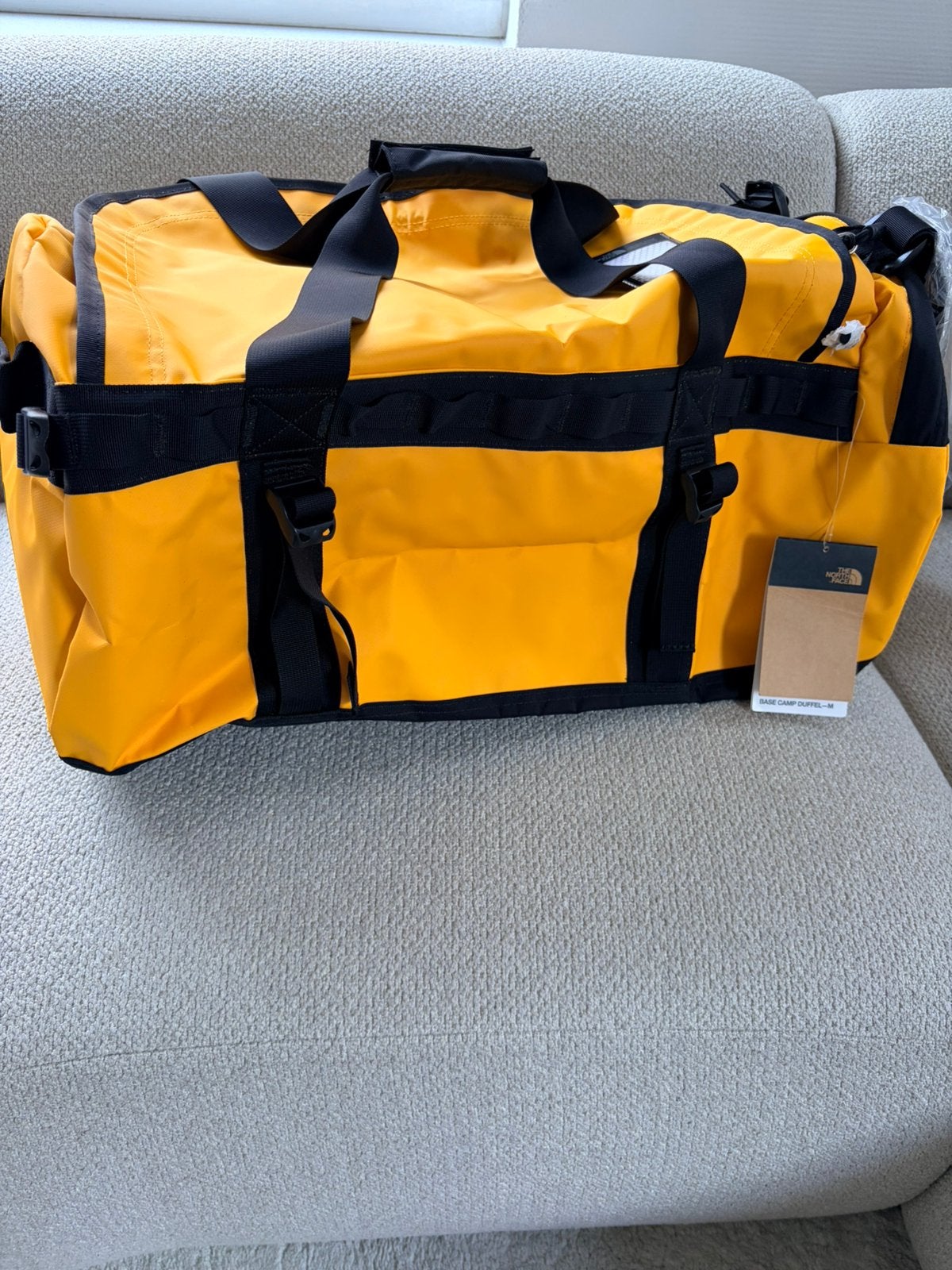 The North Face Base Camp Duffel M 71 liter, Sieraden, Tassen en Uiterlijk, 30 cm of meer, Geel, Nieuw, Ophalen of Verzenden