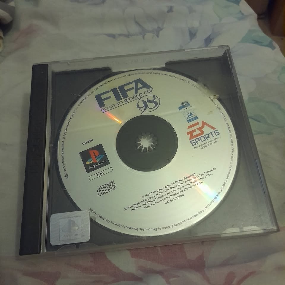 FIFA ROAD TO WORLD CUP PLAYSTATION, Spelcomputers en Games, Gebruikt, Ophalen of Verzenden, Sport, 3 spelers of meer