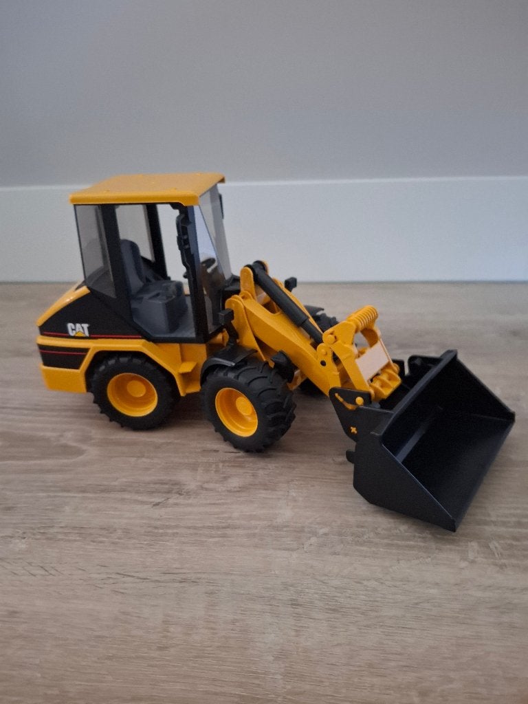 Bruder mini shovel Cat, Ophalen of Verzenden, Zo goed als nieuw