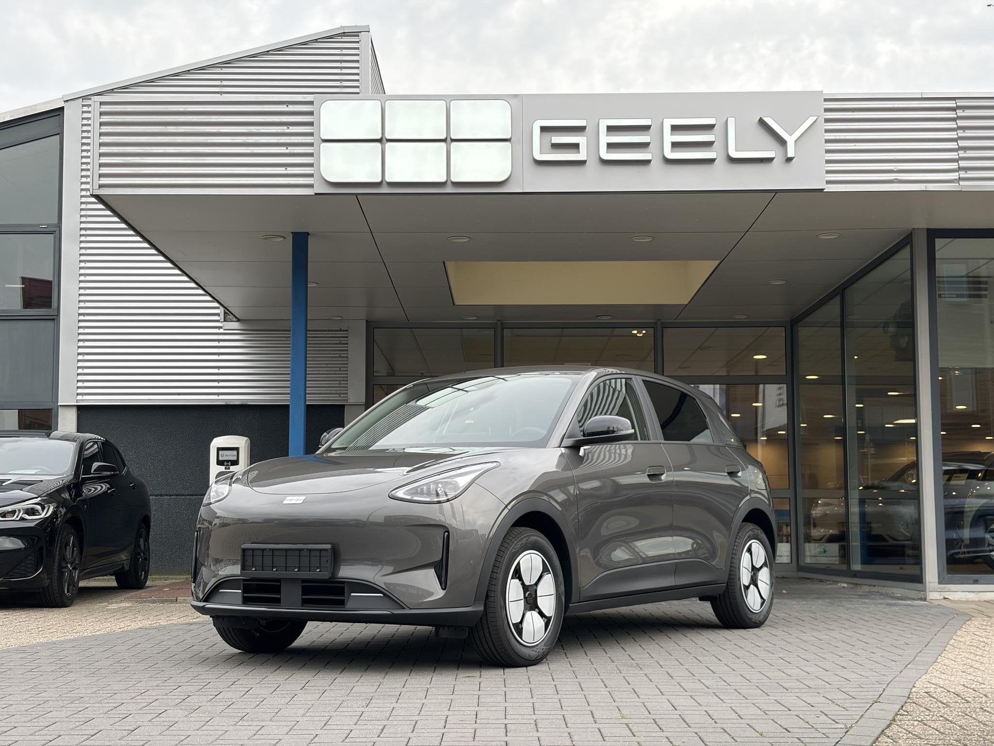 Geely E2 Max 47 kWh 115 PK | VOORRAAD! | 345 Km actieradius, E2, 116 pk, Verwarmde buitenspiegels, 1365 kg