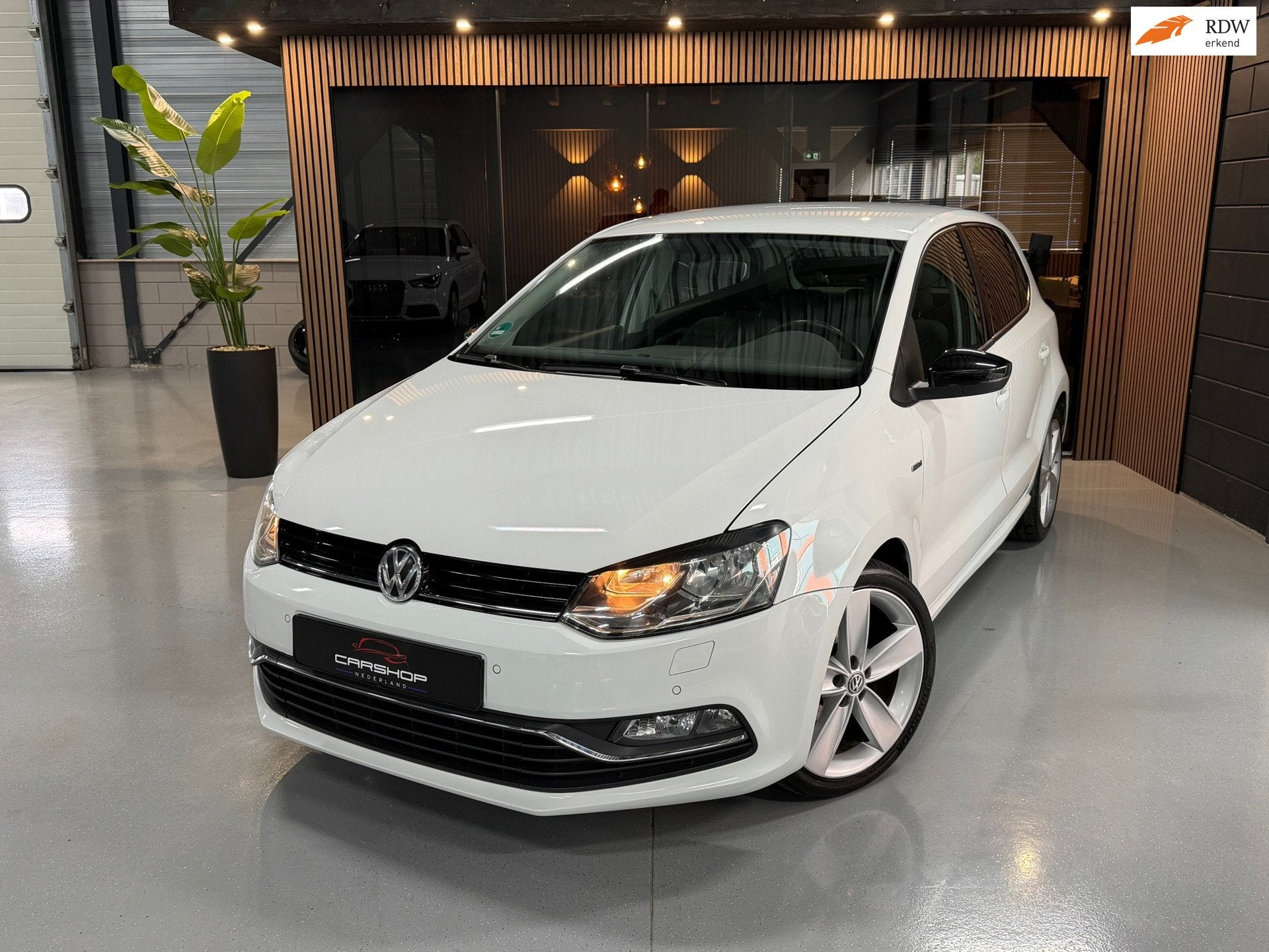Volkswagen Polo 1.2 TSI FRESH EDITION! STOELVRM/CRUISE/PDC, Auto's, Stof, Gebruikt, Wit, Bedrijf