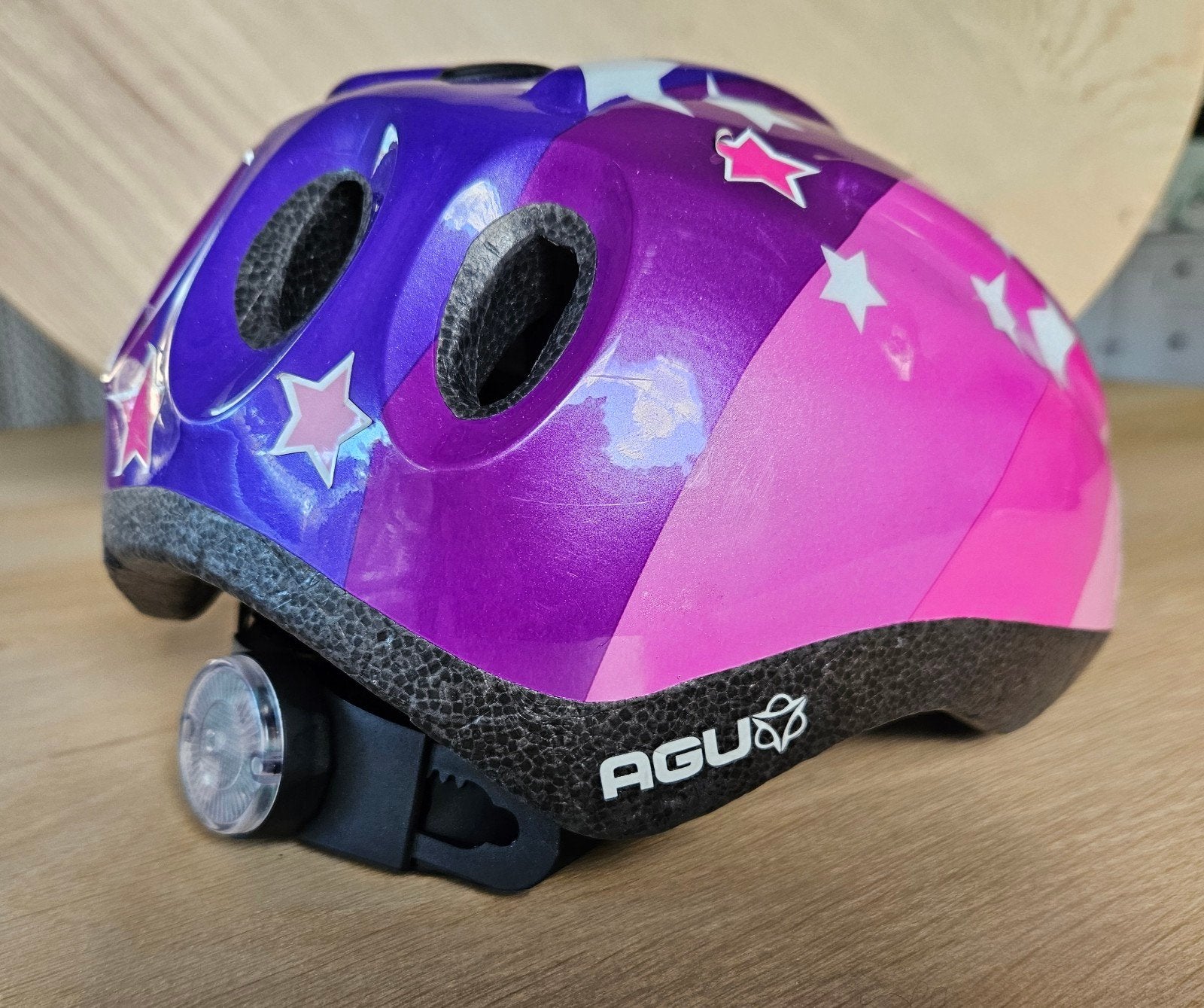 AGU Fietshelm Kinderen Roze/Paars met Sterren (52-57cm, Fietsen en Brommers, Fietsaccessoires | Fietshelmen, Gebruikt, M, Jongen of Meisje