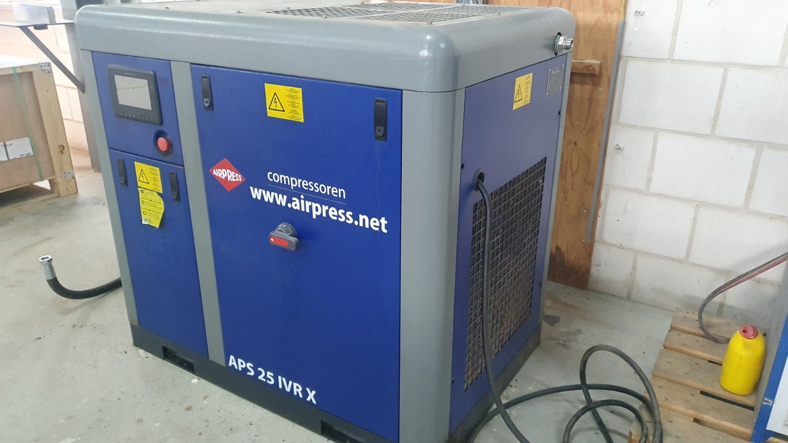 airpress zware compressor met luchtdroger en ketel, Ophalen, 800 liter/min of meer, Zo goed als nieuw, Geluidgedempt