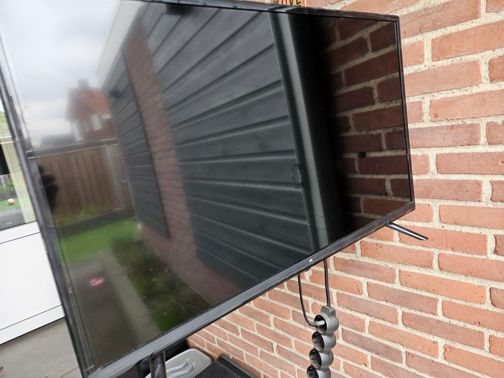 TV 32 inch met hoes., Overige merken, 50 Hz, Ophalen of Verzenden, Gebruikt