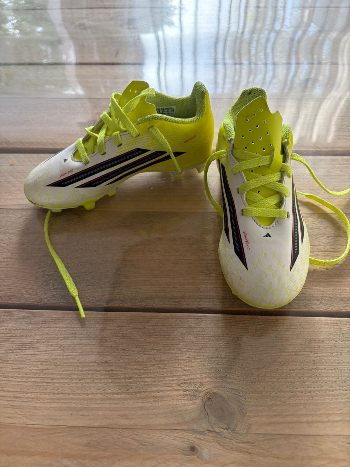 Adidas kindervoetbalschoenen maat 29, Ophalen, Maat XS of kleiner, Schoenen, Zo goed als nieuw