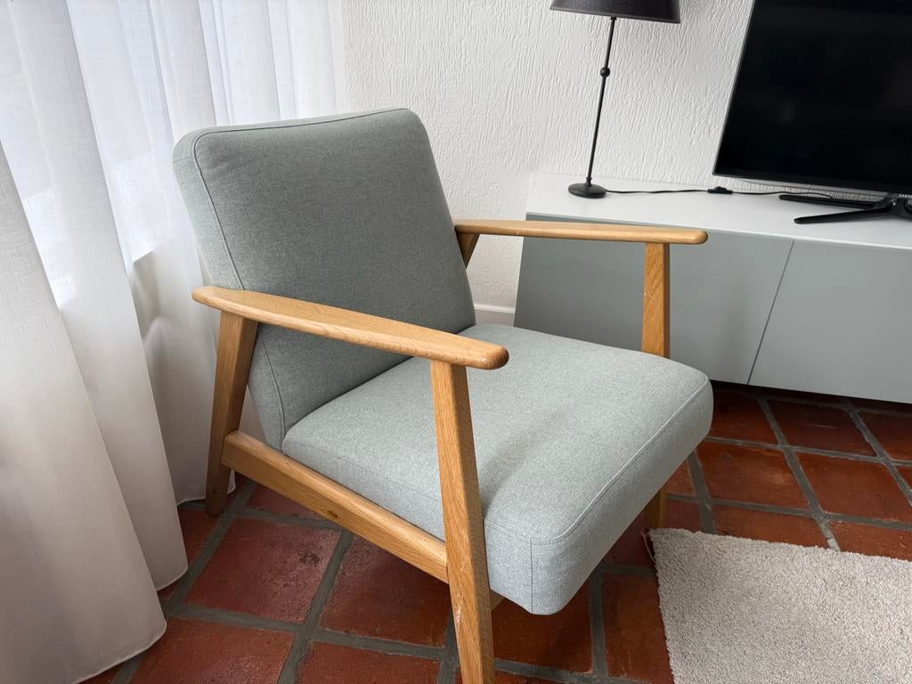 IKEA stoel - Comfortabele fauteuil met houten frame, Huis en Inrichting, Ophalen, Zo goed als nieuw, Hout, Eén