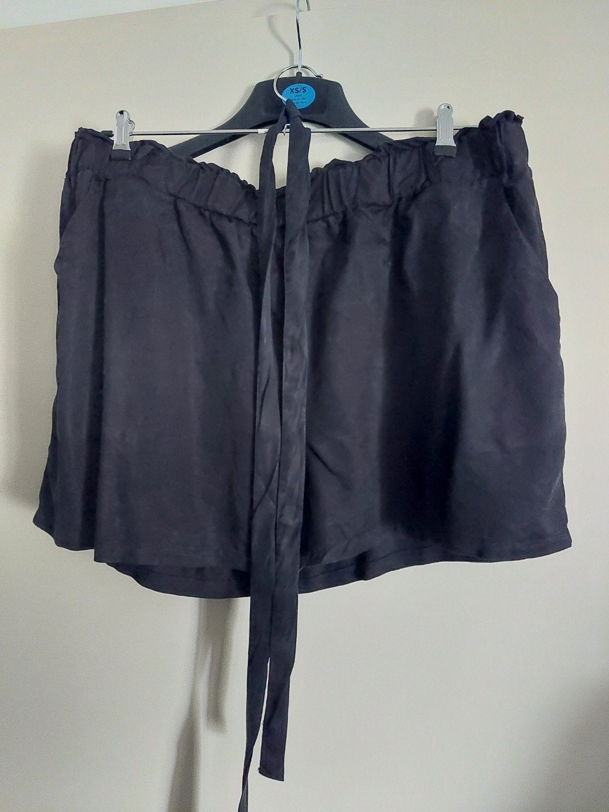 Norah korte broek met strikceintuur - Maat 48, Kort, Zwart, Maat 46/48 (XL) of groter, Ophalen of Verzenden