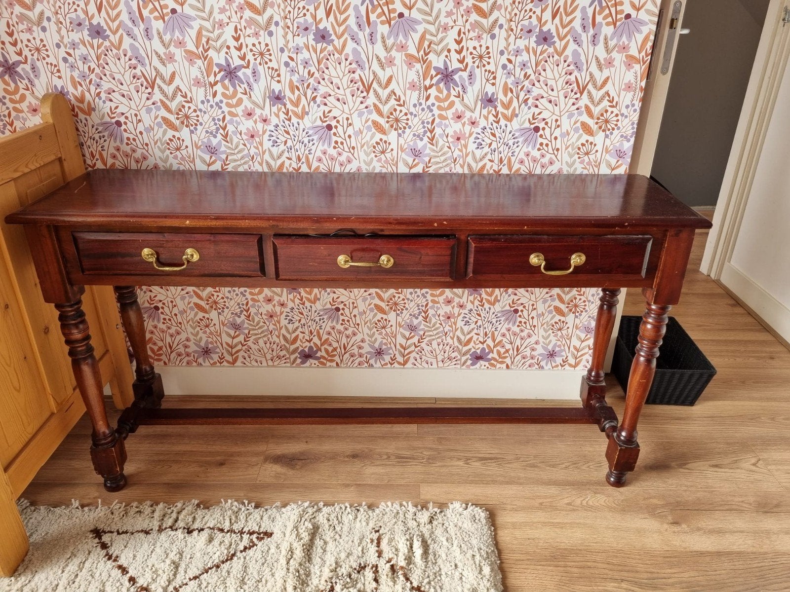 Prachtige klassieke sidetable/dressoir, Ophalen, Gebruikt, 100 tot 150 cm, 25 tot 50 cm